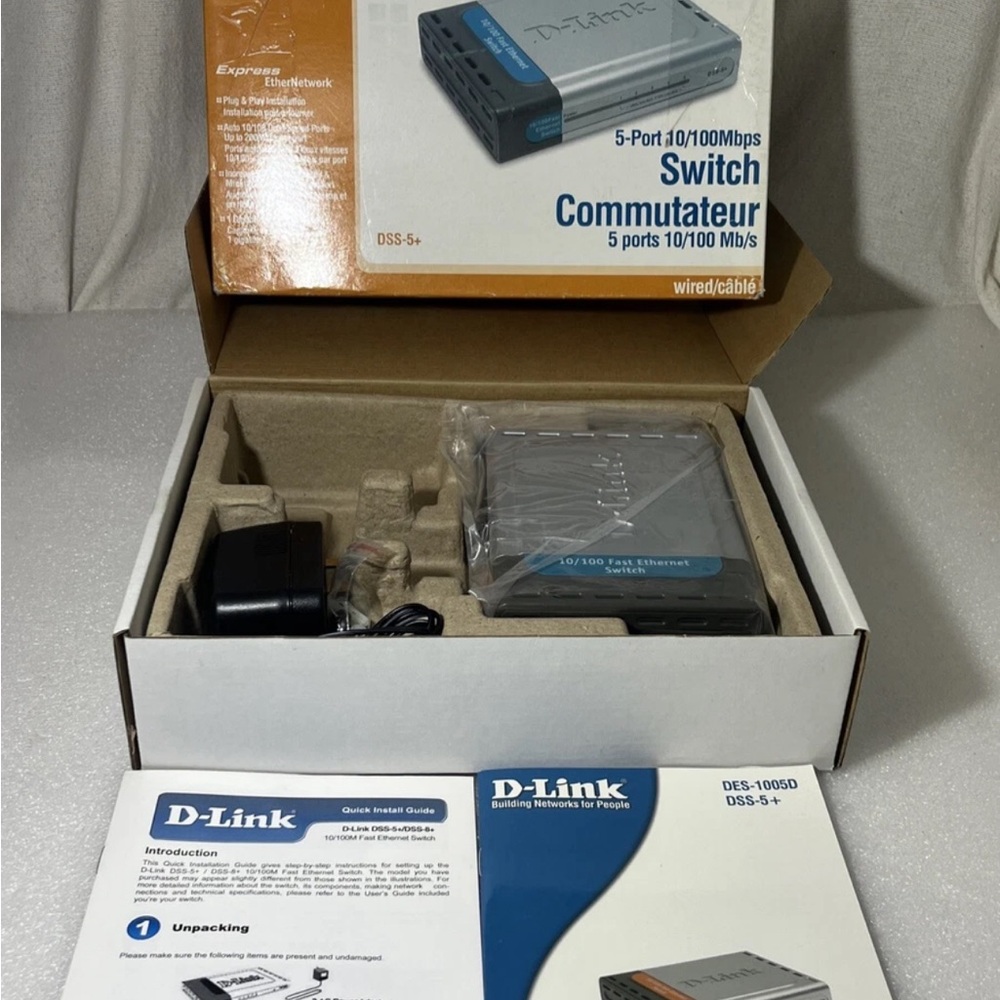 D-Link 5-Port 10/100Mbps Switch Commutateur NEW